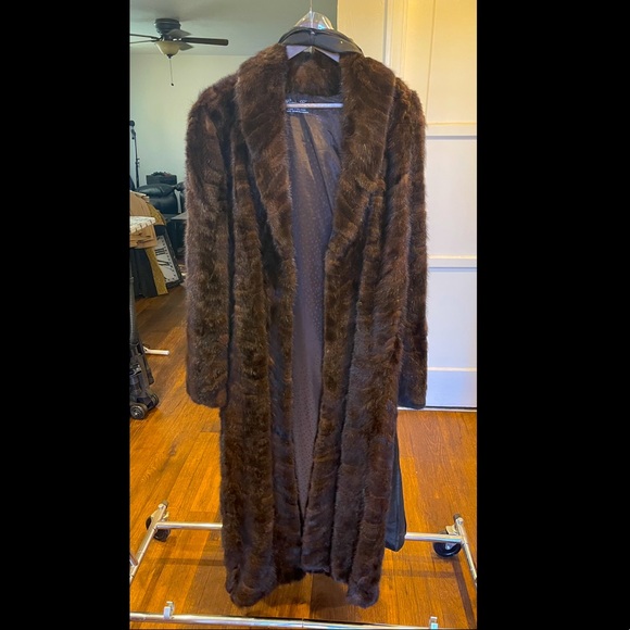 Henig Furs Full Body Mink - Picture 1 of 5